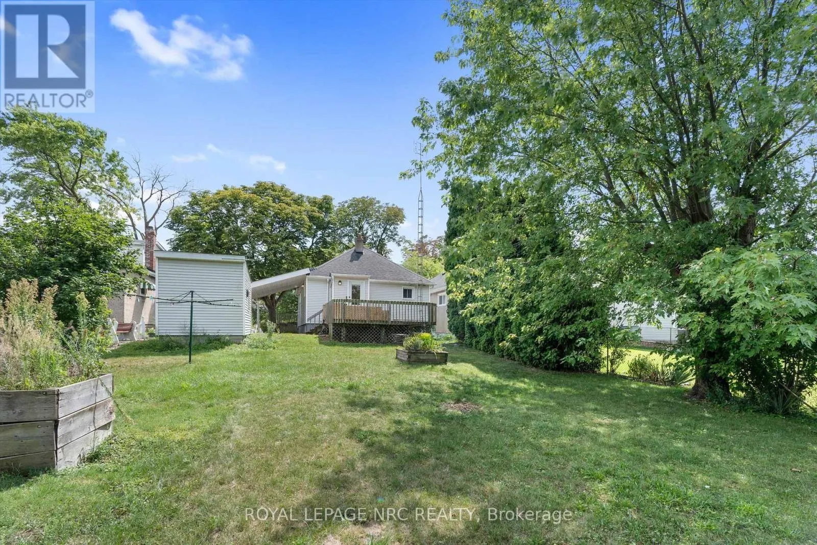 27 MAPLECREST AVENUE