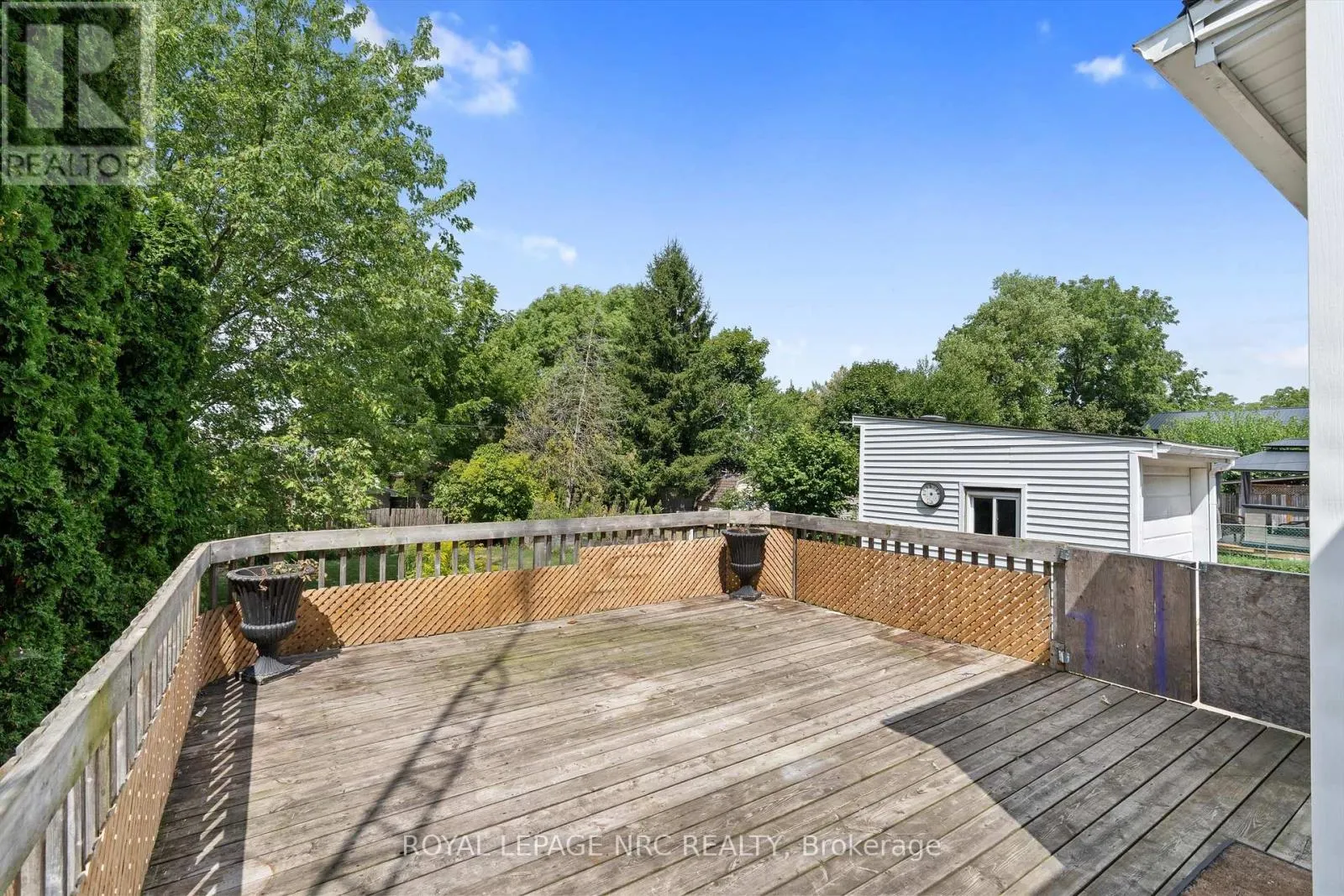 27 MAPLECREST AVENUE