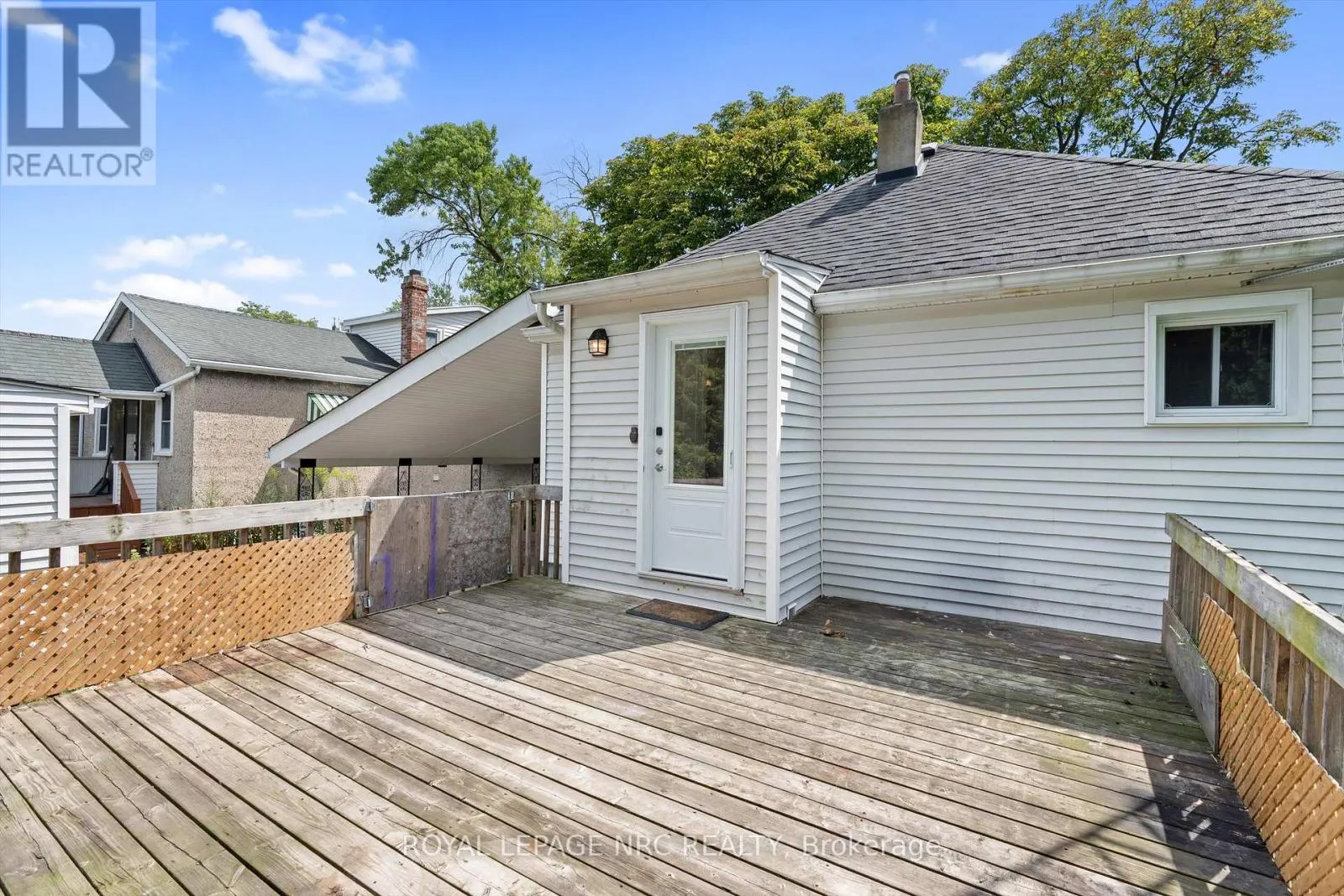 27 MAPLECREST AVENUE