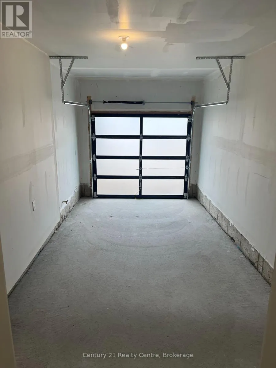 34 SPICER STREET