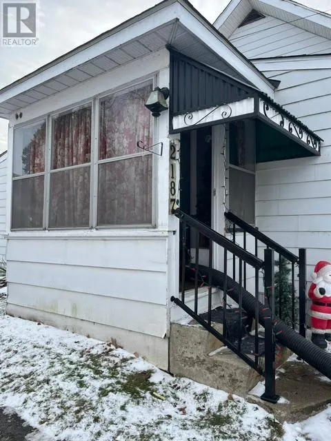 706 BENSON STREET