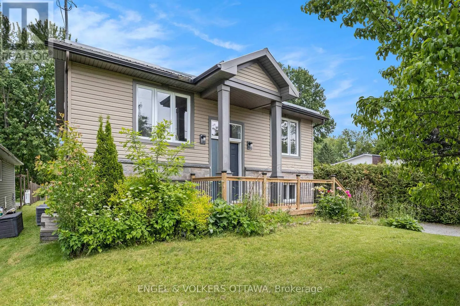 1095 MORIN ROAD