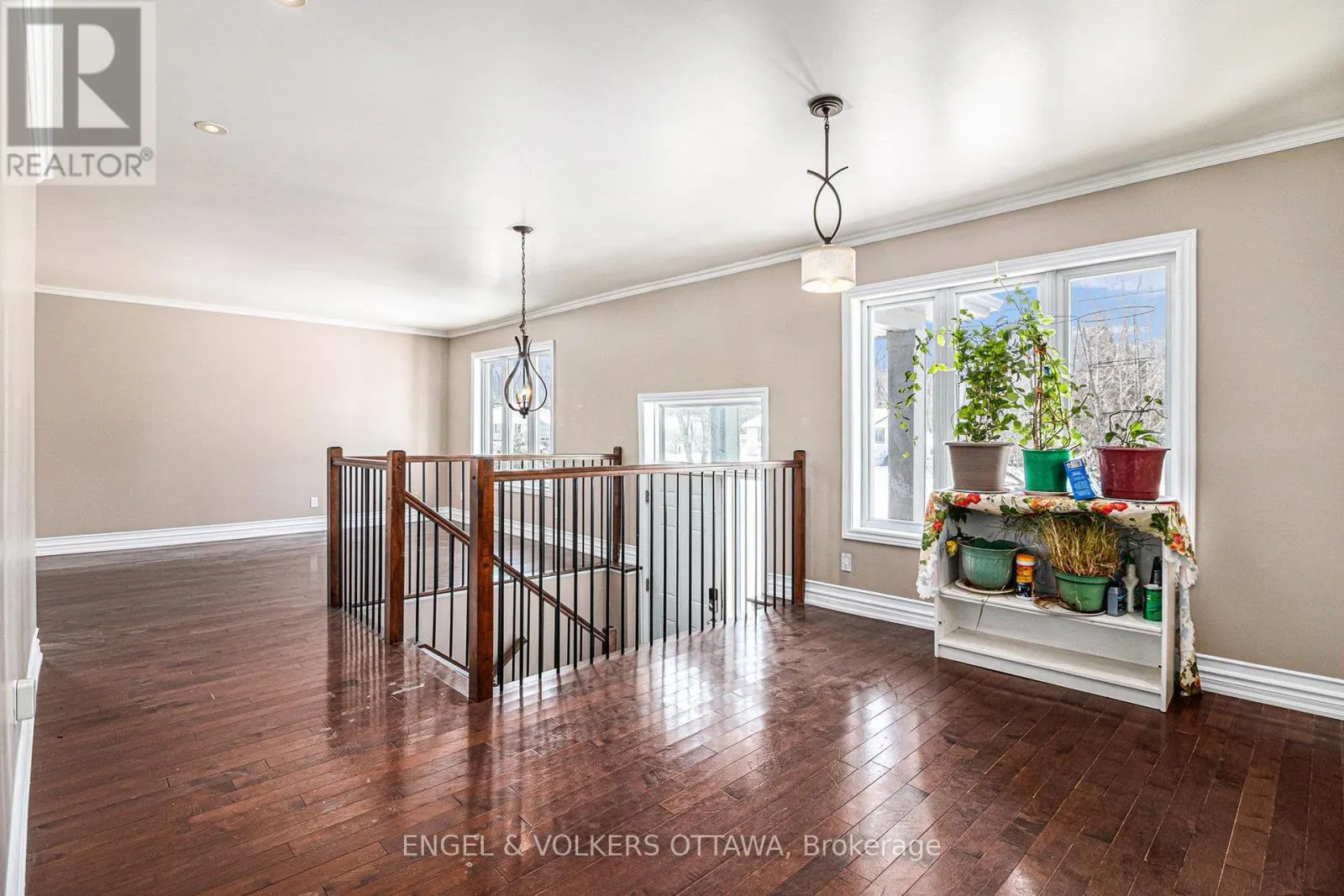 1095 MORIN ROAD