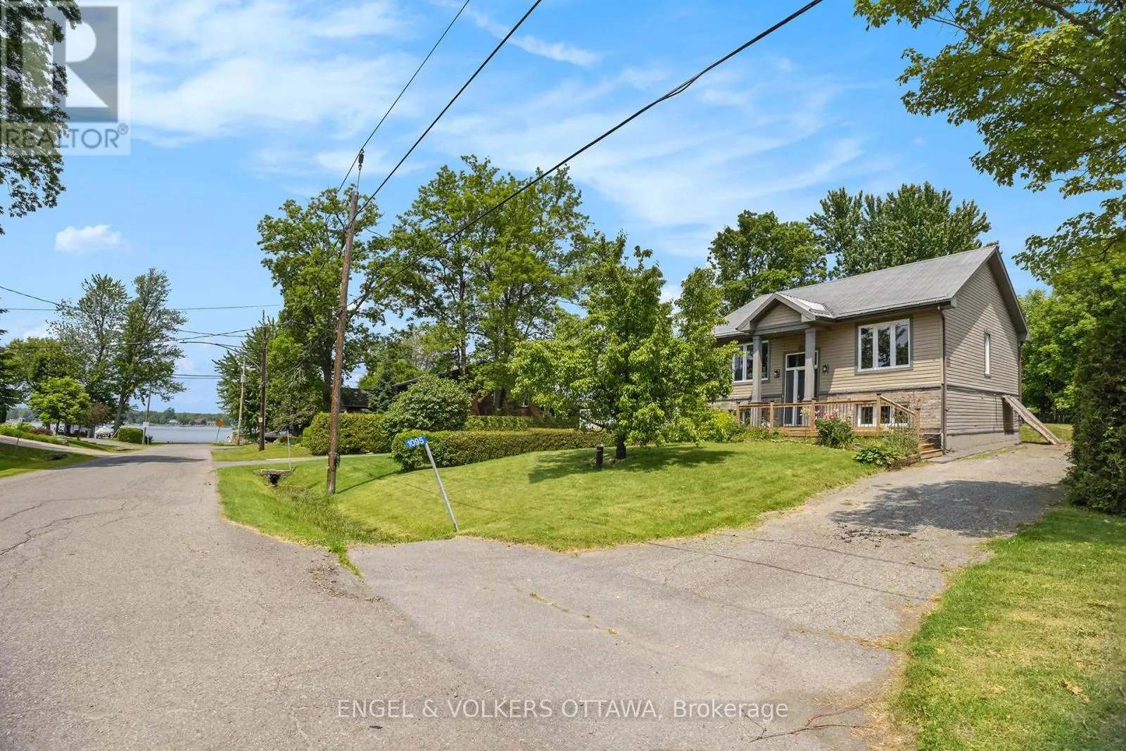 1095 MORIN ROAD