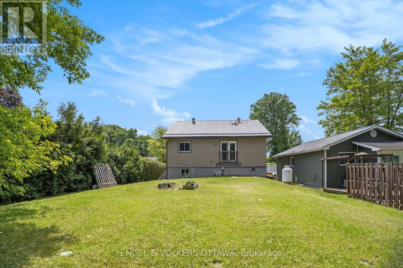 1095 MORIN ROAD