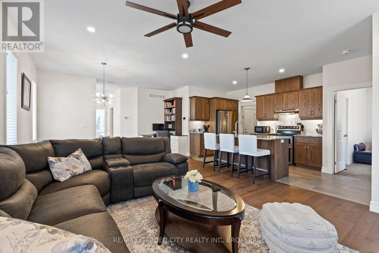 54 BORDEN TRAIL