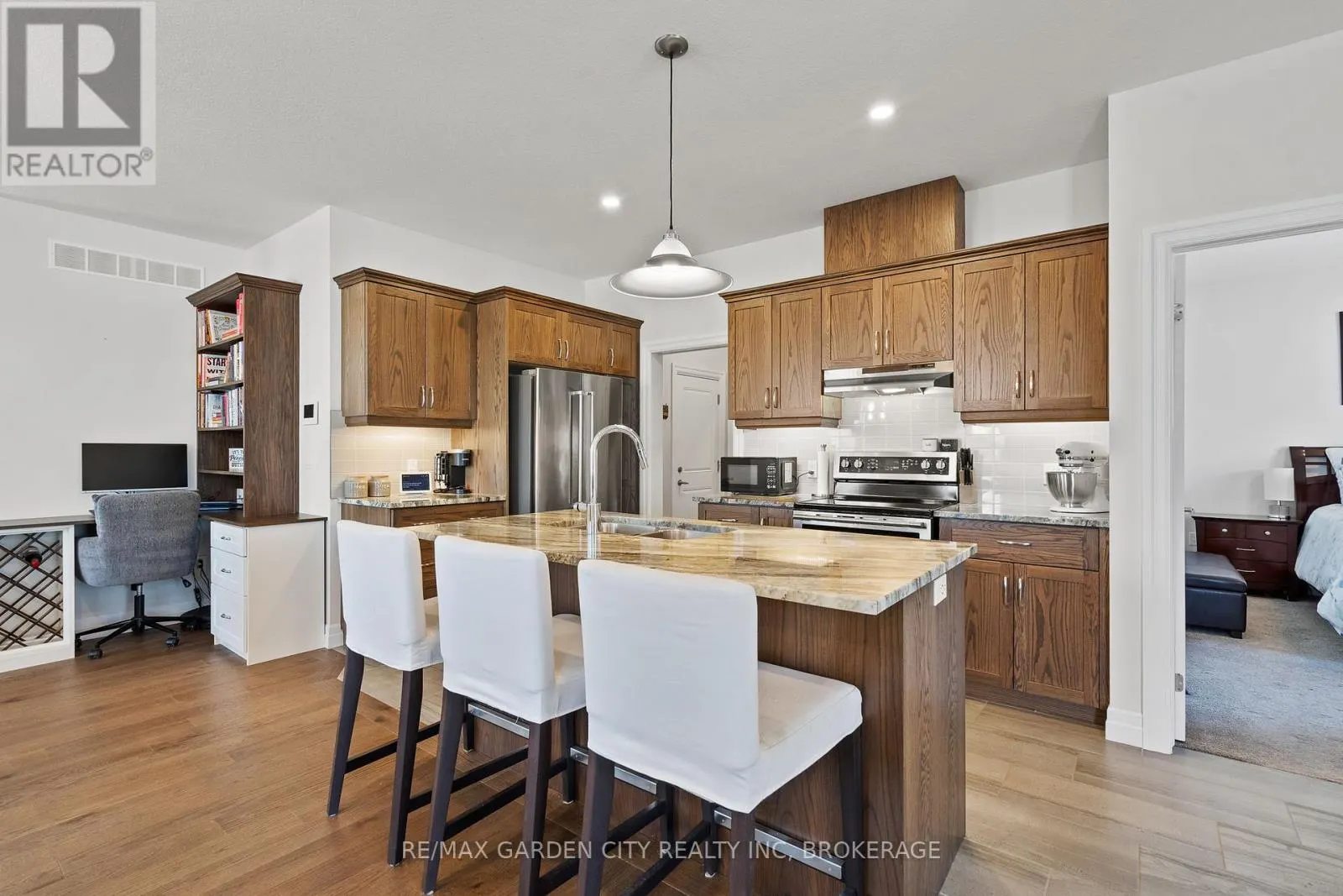 54 BORDEN TRAIL