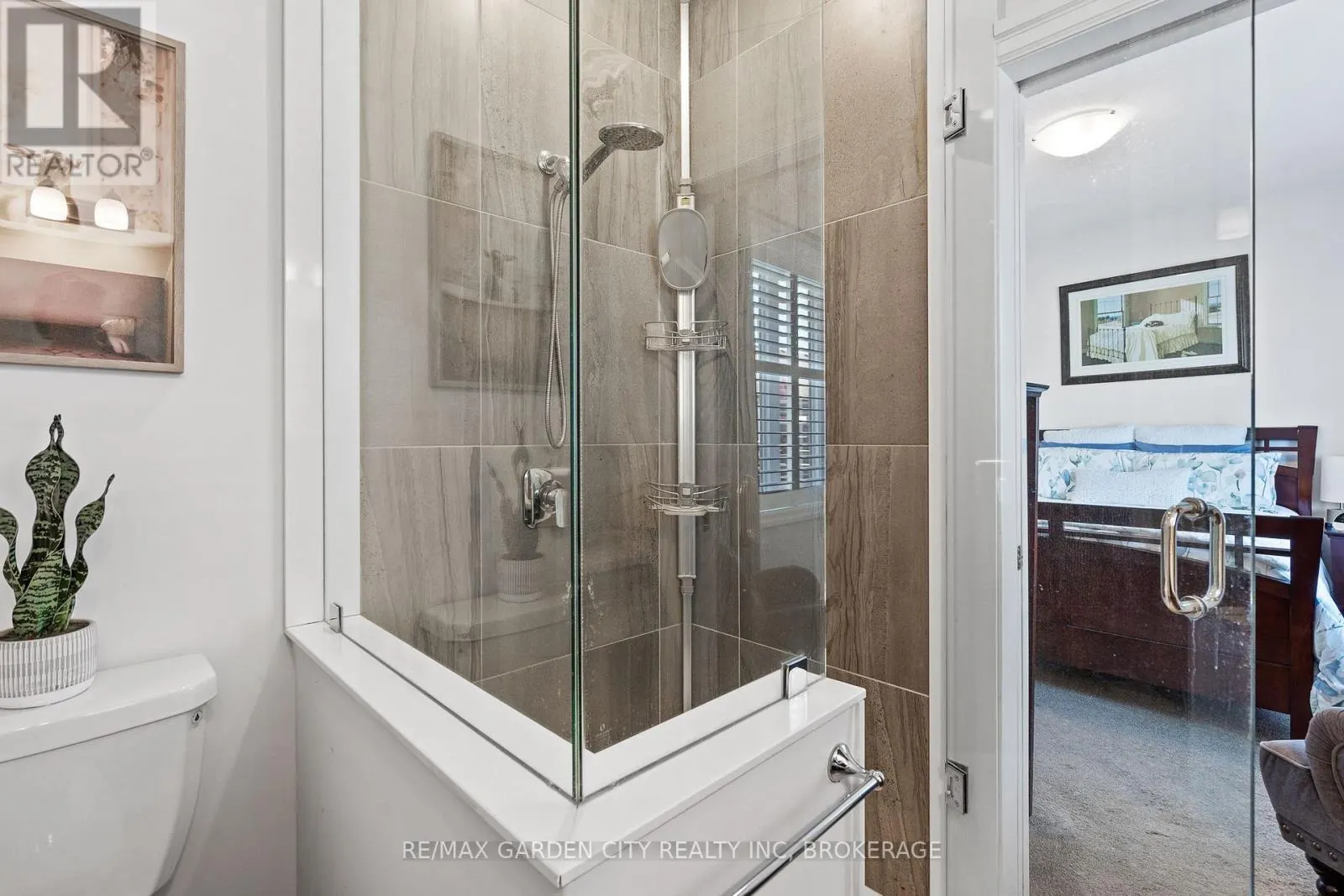 54 BORDEN TRAIL