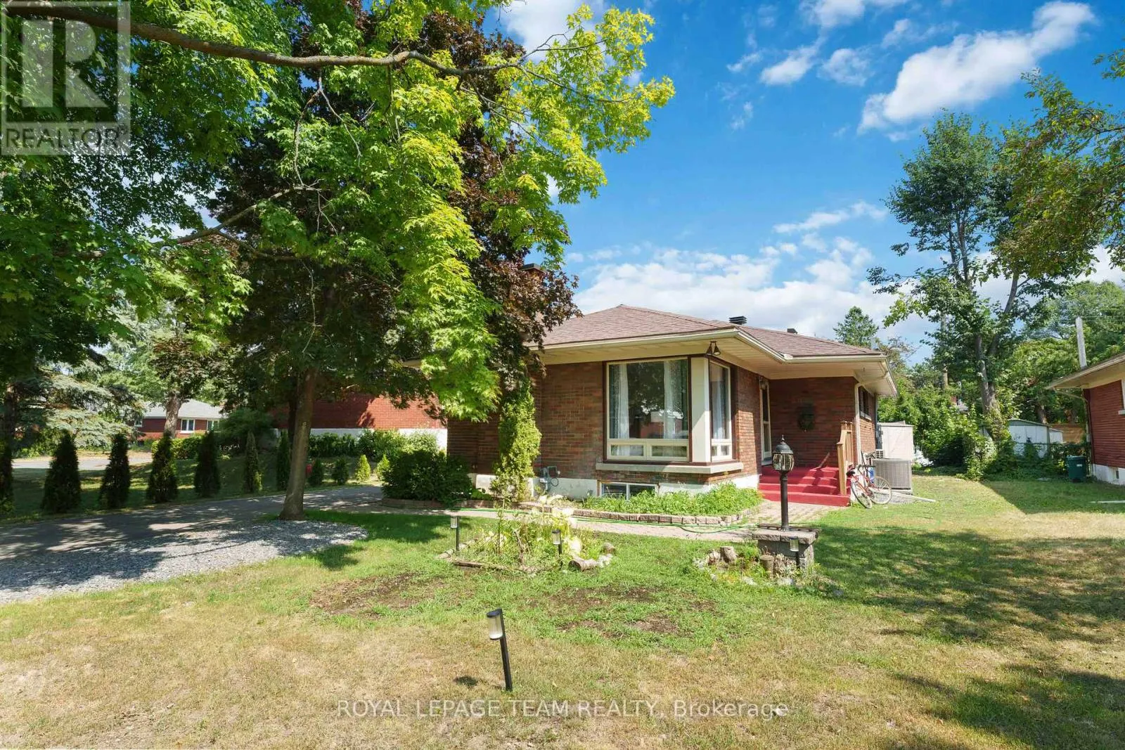 #2 - 1587 DEVON STREET