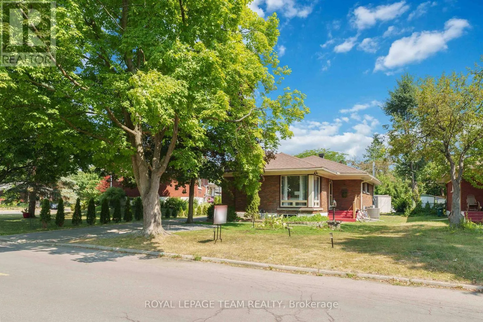 #2 - 1587 DEVON STREET