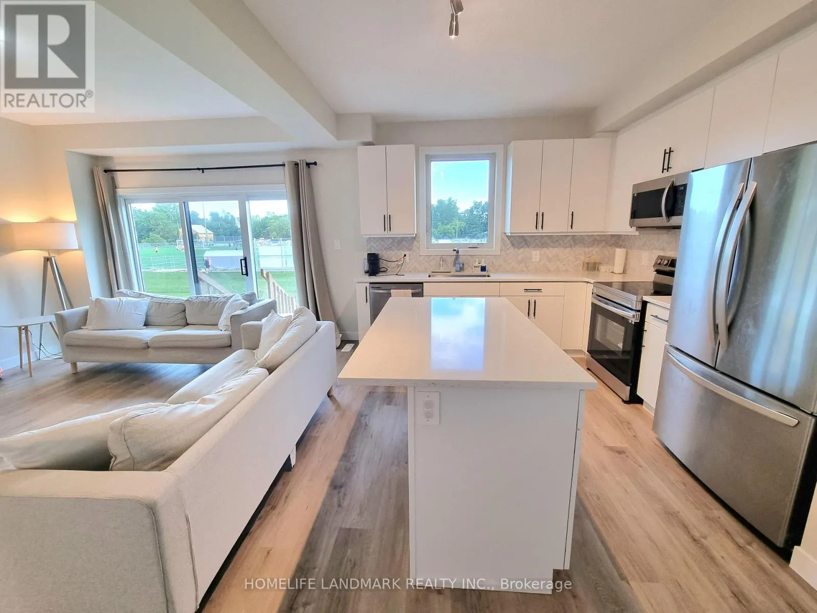 6953 ROYAL MAGNOLIA AVENUE