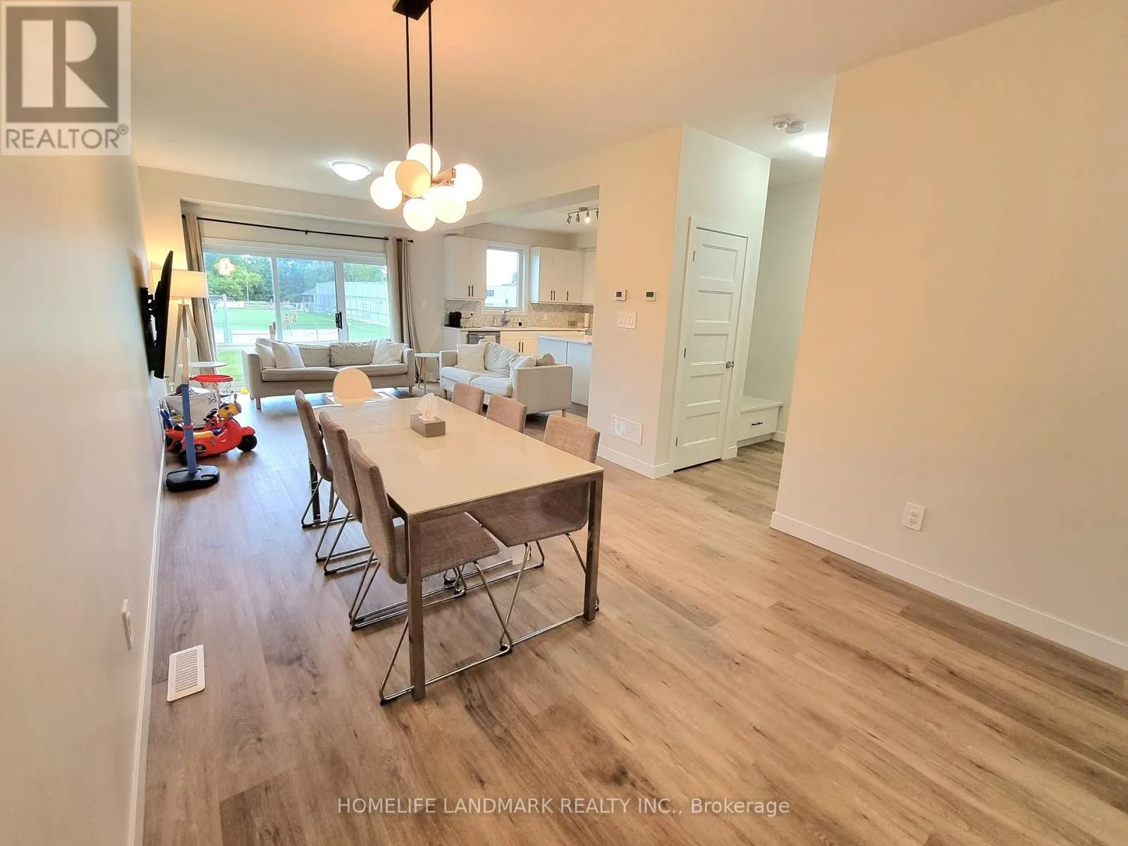 6953 ROYAL MAGNOLIA AVENUE