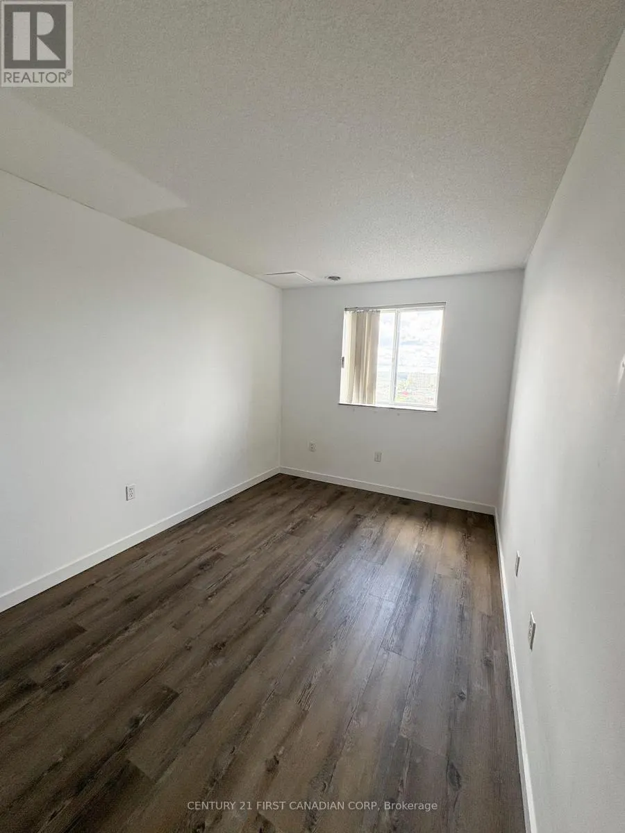 902 - 30 CHAPMAN COURT, #902