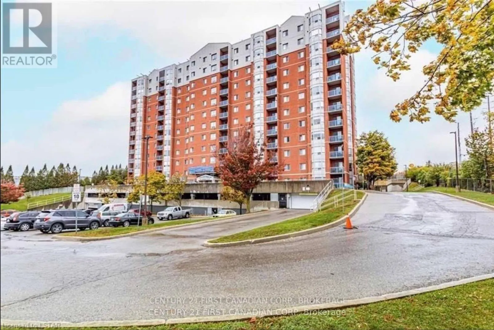902 - 30 CHAPMAN COURT, #902