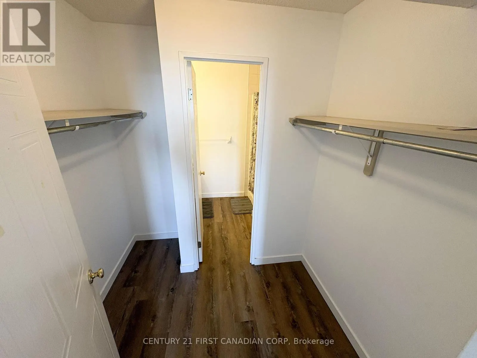 902 - 30 CHAPMAN COURT, #902