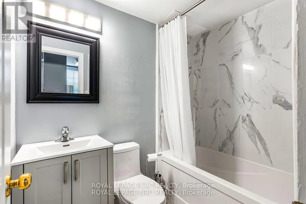 7 - 454 CARLTON STREET, #7