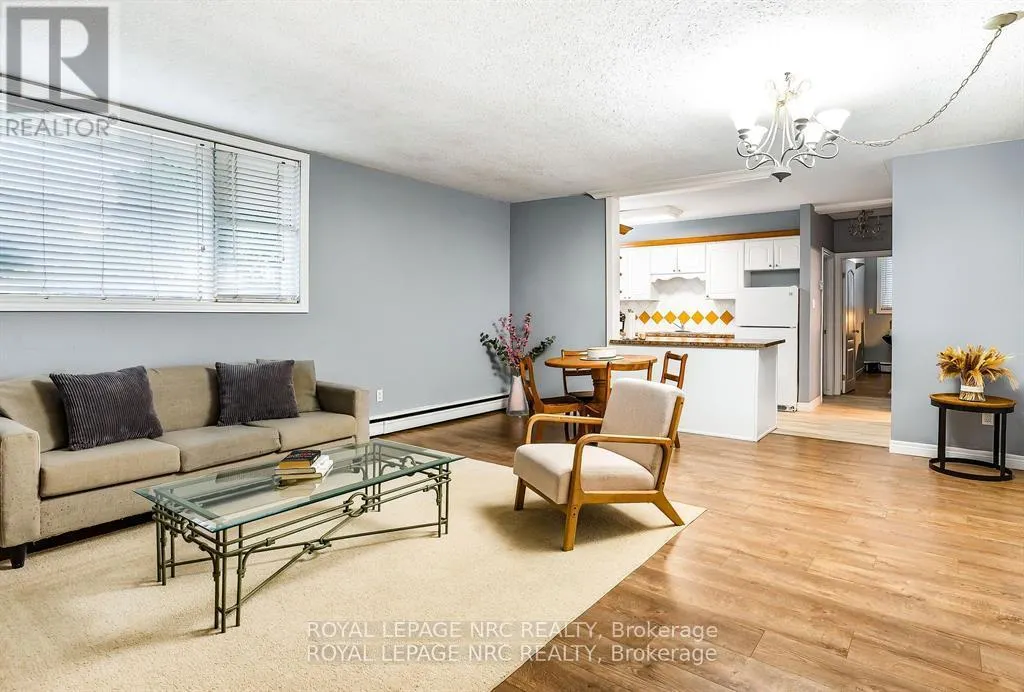 7 - 454 CARLTON STREET, #7