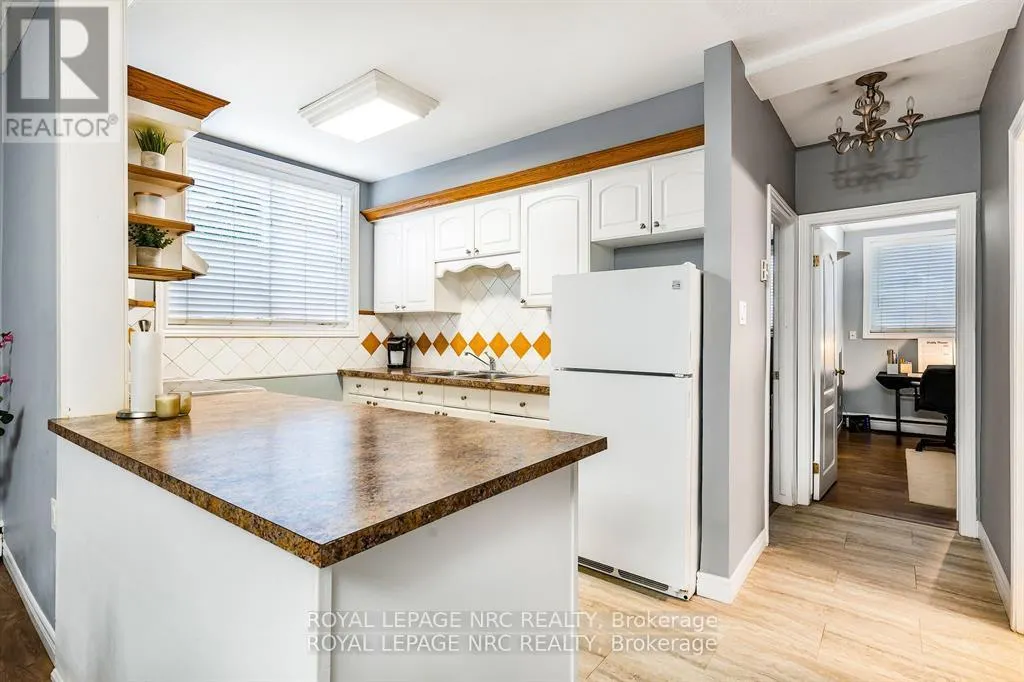 7 - 454 CARLTON STREET, #7