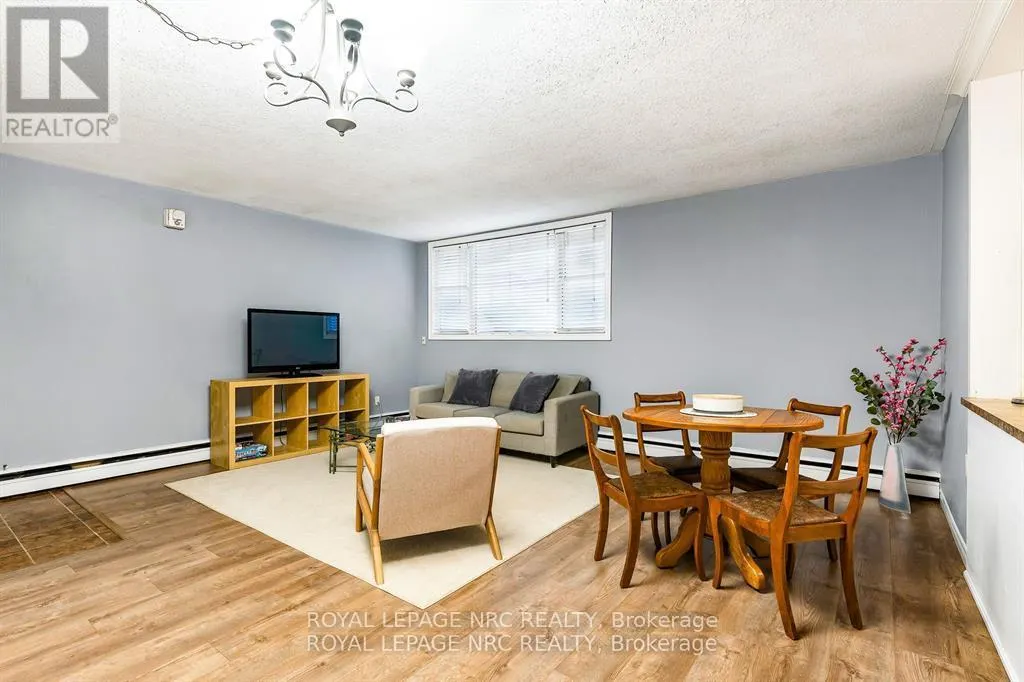 7 - 454 CARLTON STREET, #7