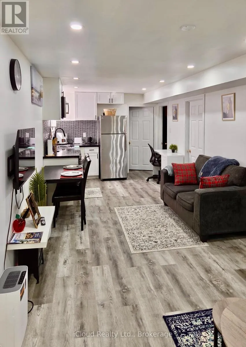 APARTMENT 1, ROOM 1 AND 2 - 2586 FOXMEADOW ROAD N