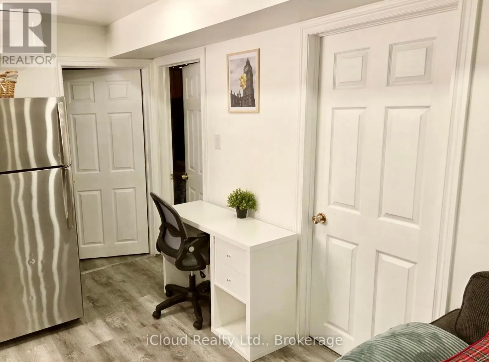 APARTMENT 1, ROOM 1 AND 2 - 2586 FOXMEADOW ROAD N