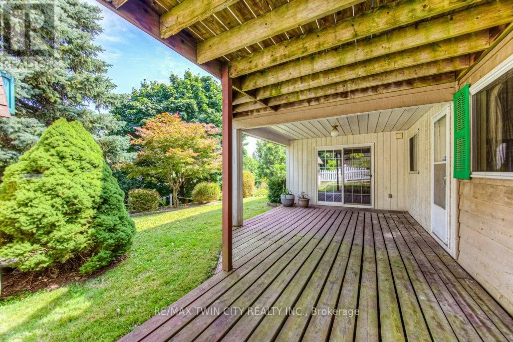 38 CHARNWOOD COURT