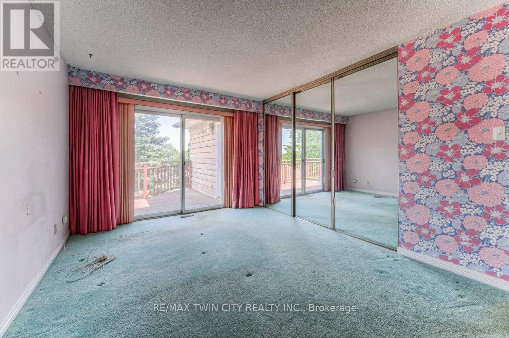 38 CHARNWOOD COURT