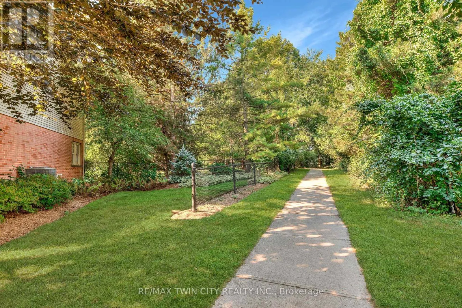 19 HUNTINGWOOD COURT