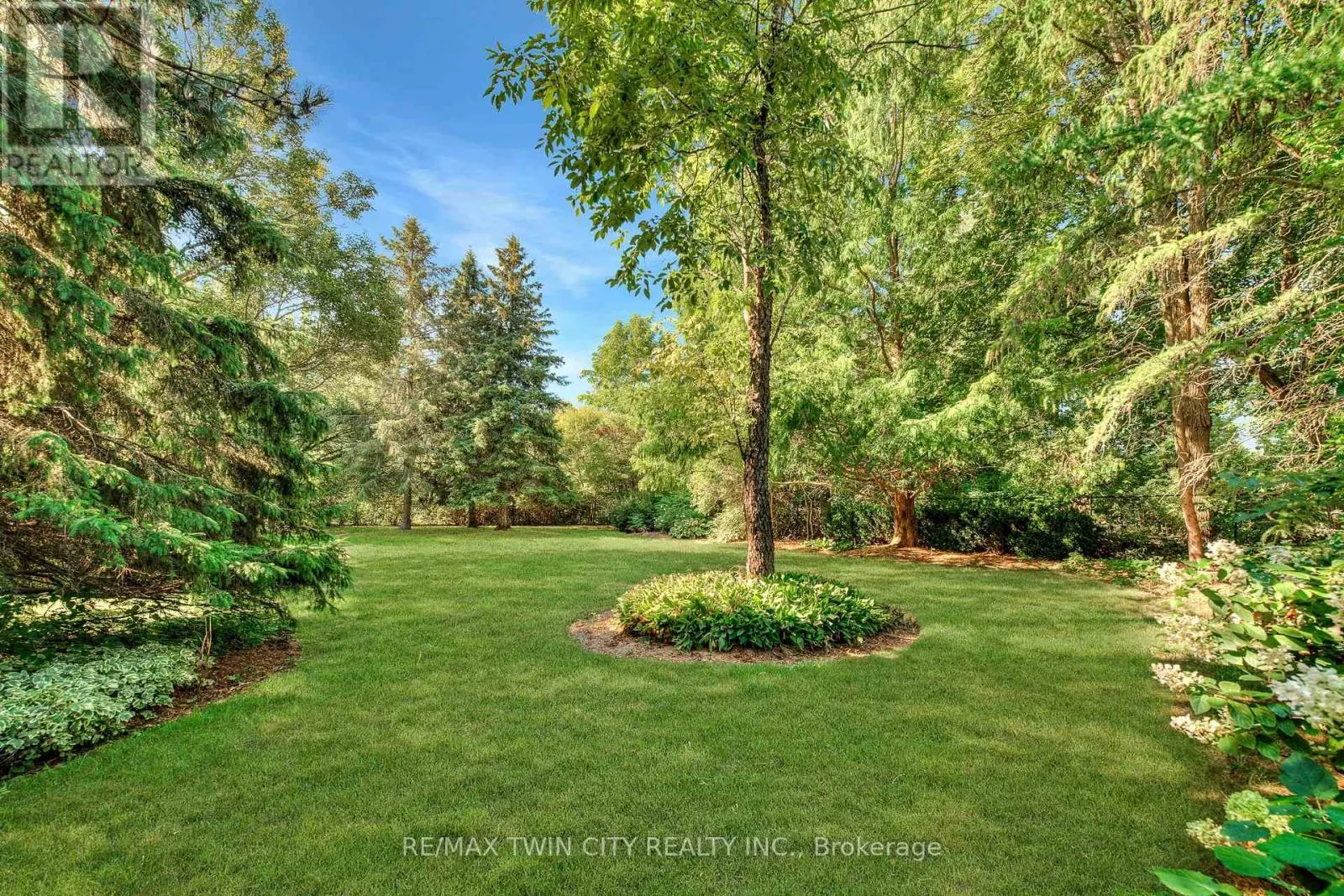 19 HUNTINGWOOD COURT