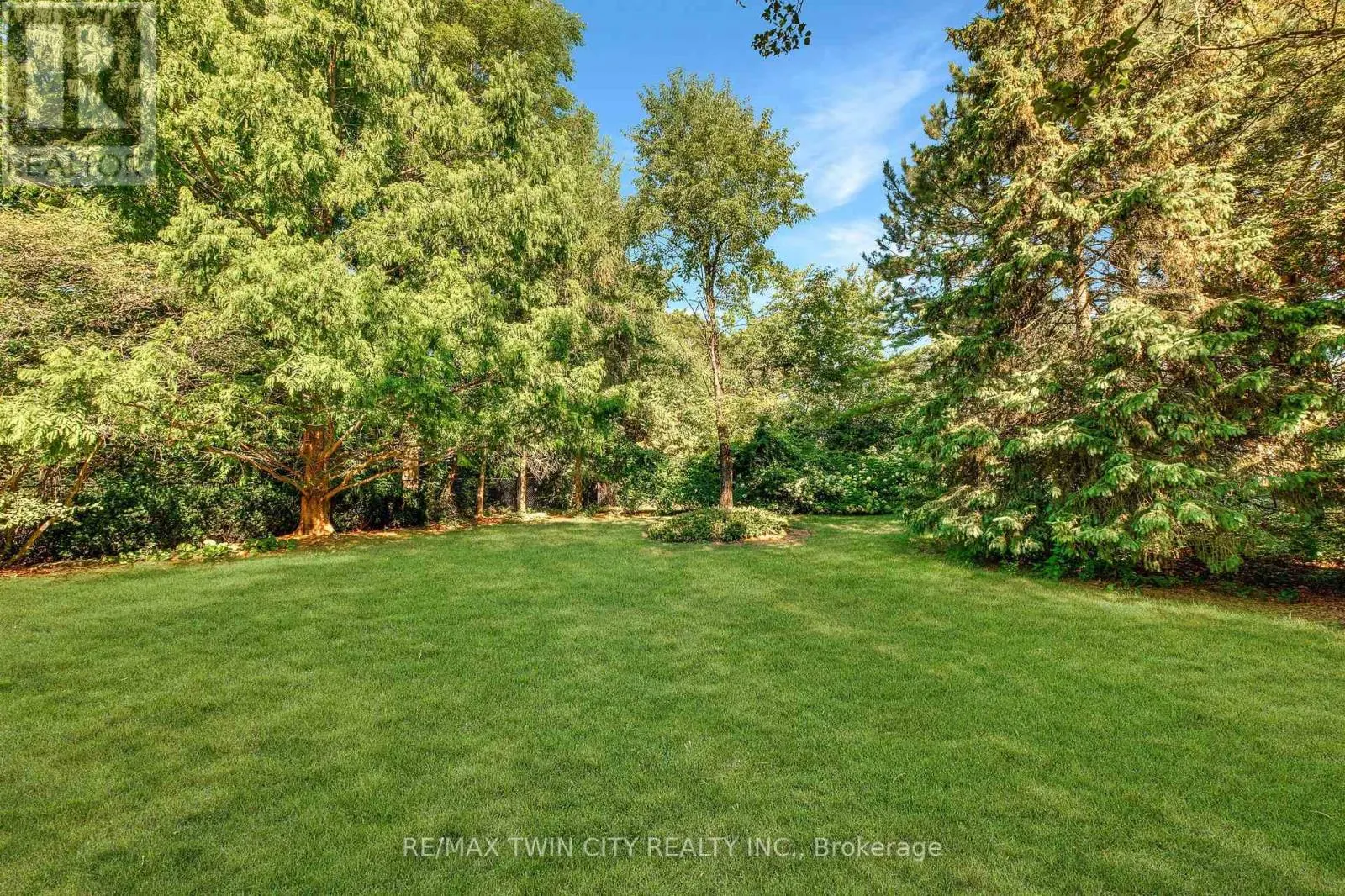 19 HUNTINGWOOD COURT