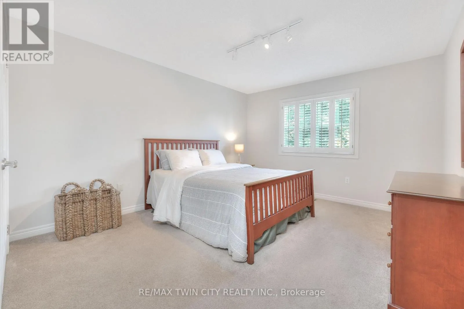 19 HUNTINGWOOD COURT