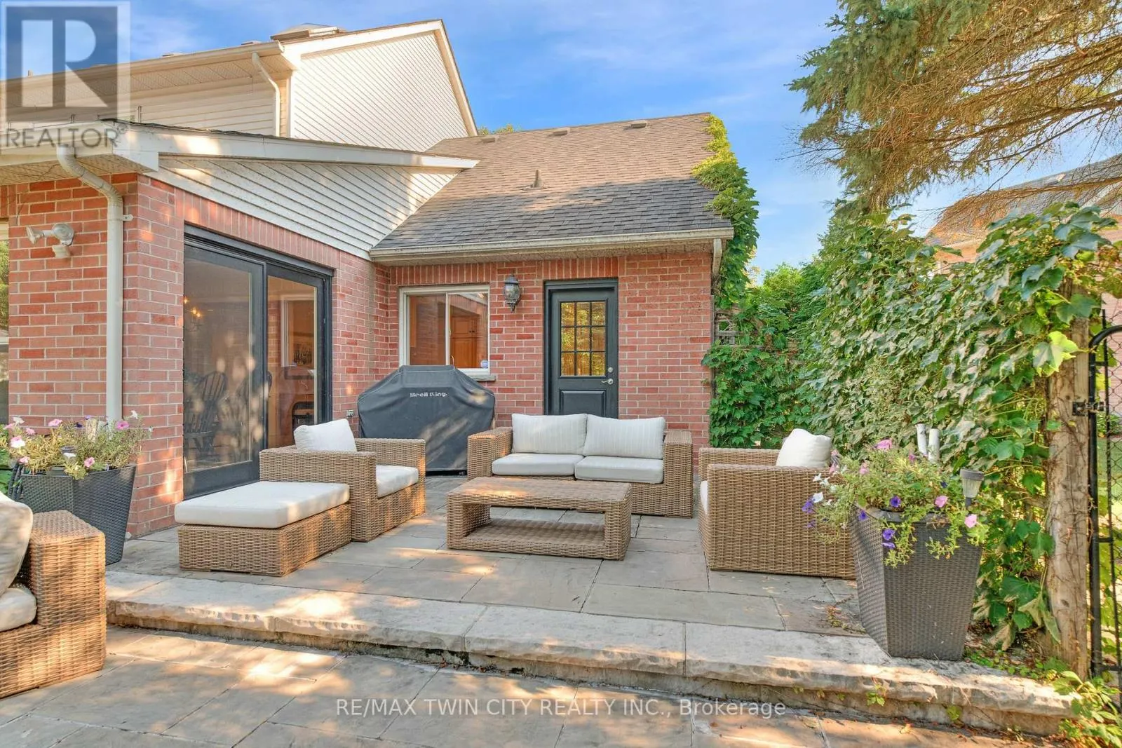 19 HUNTINGWOOD COURT