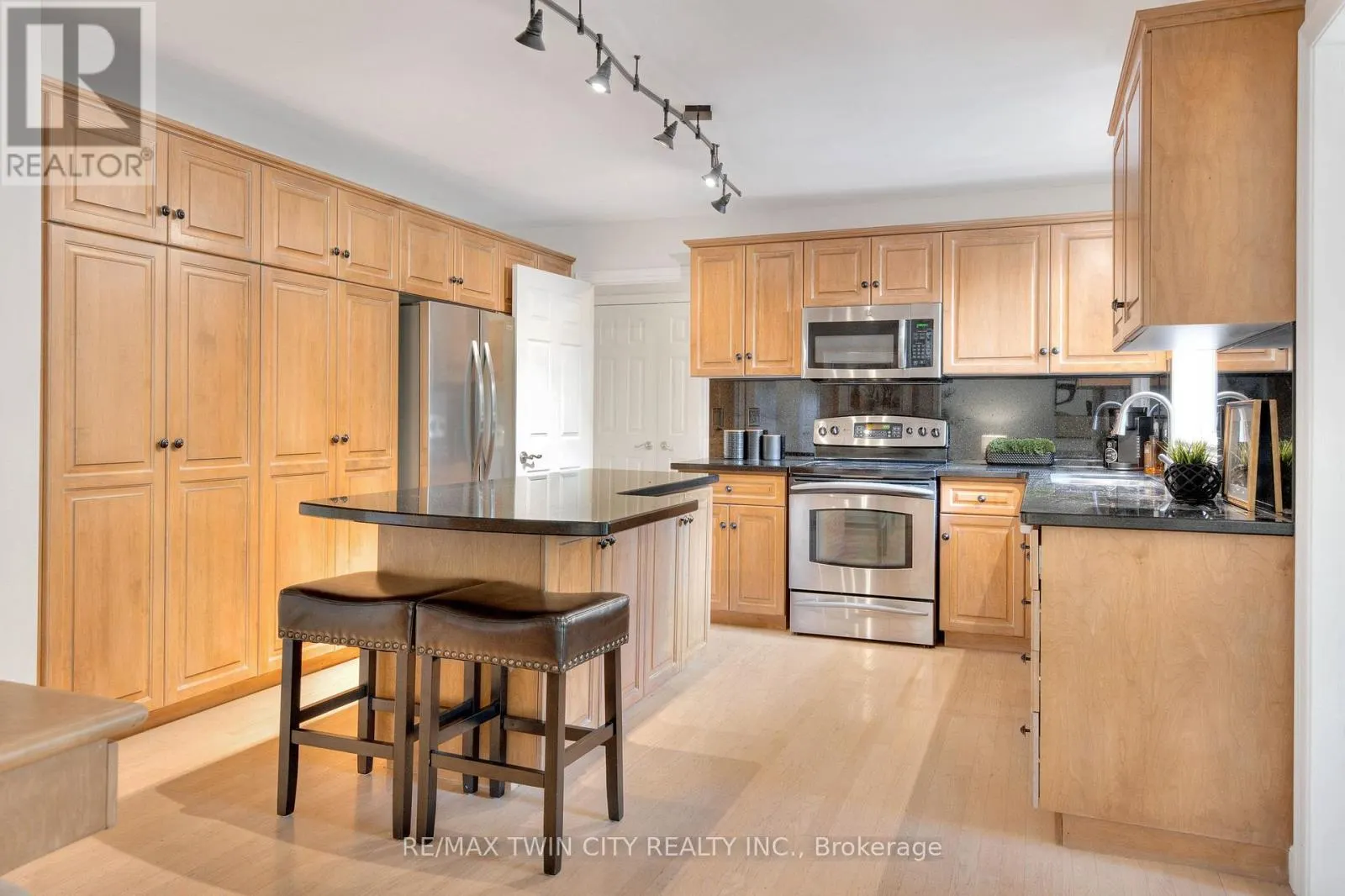 19 HUNTINGWOOD COURT