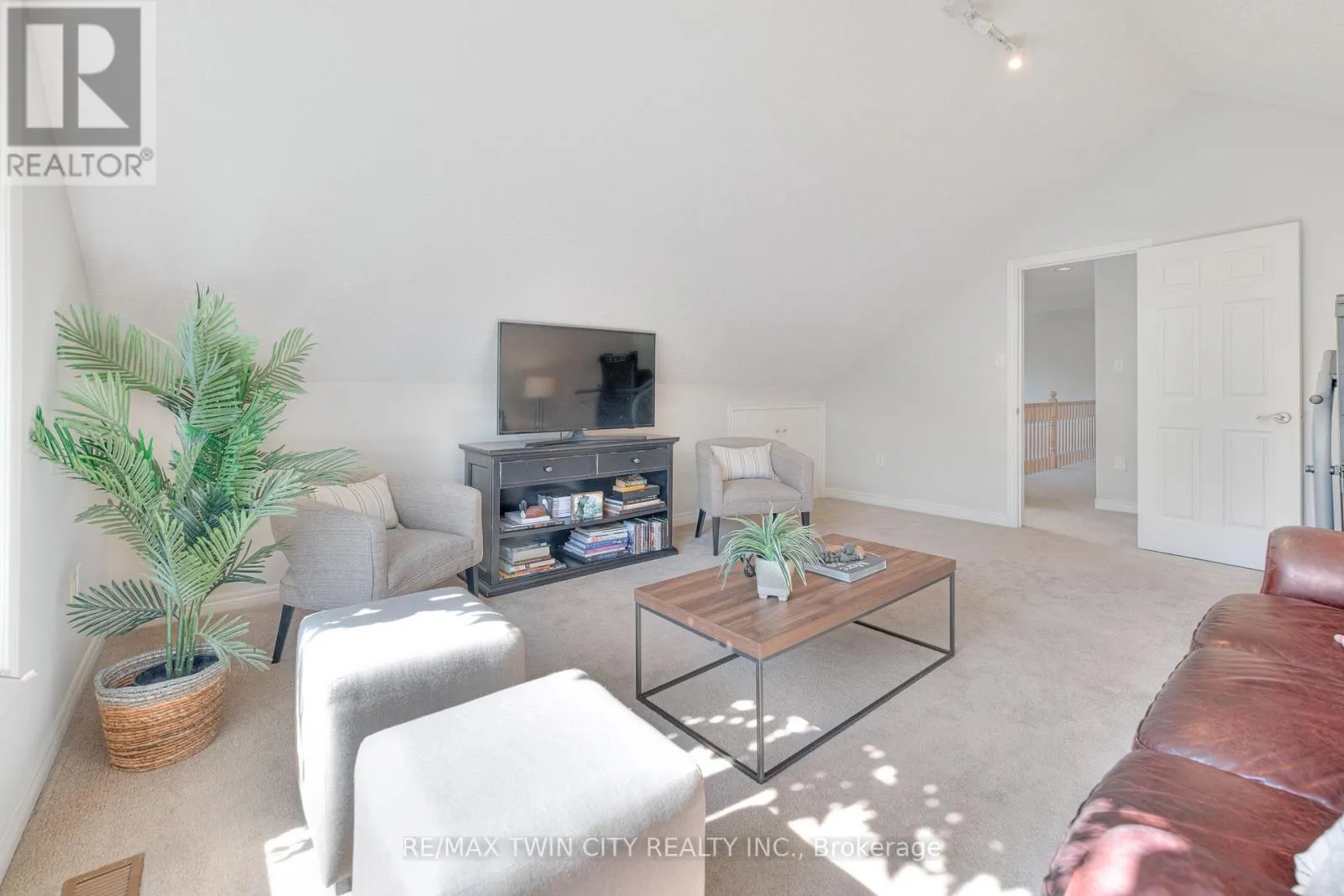19 HUNTINGWOOD COURT