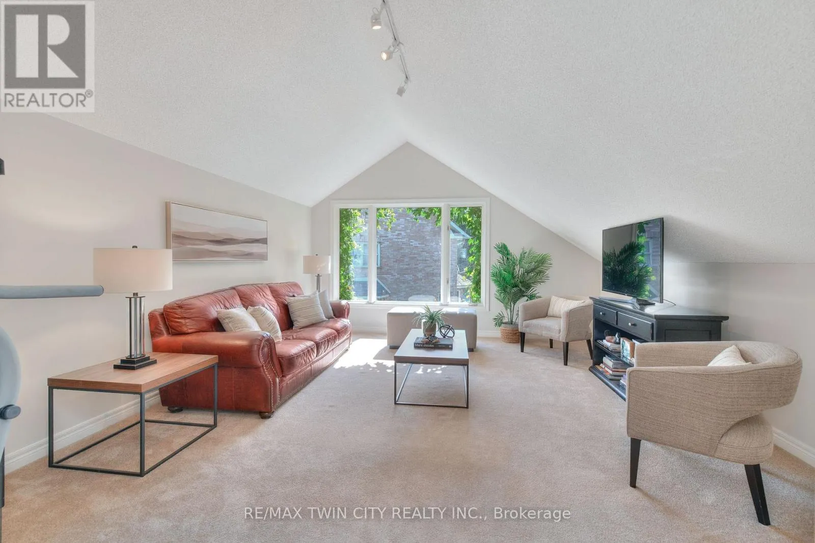 19 HUNTINGWOOD COURT