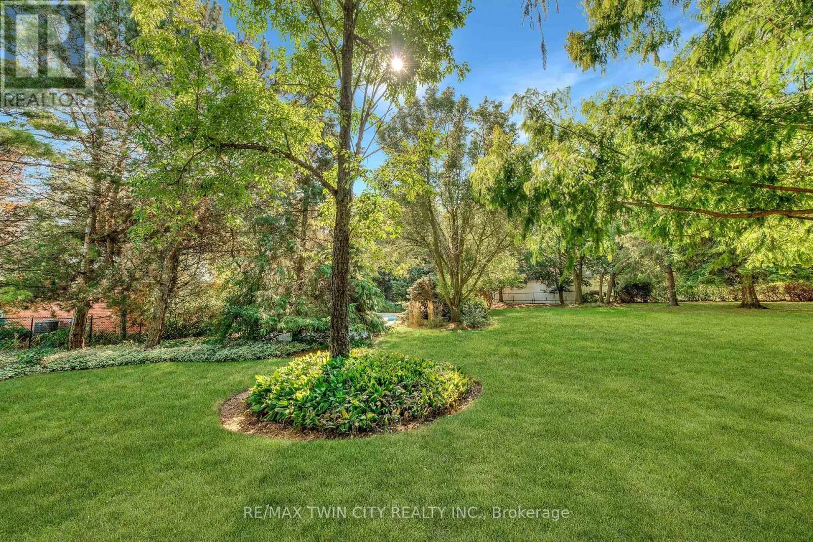 19 HUNTINGWOOD COURT