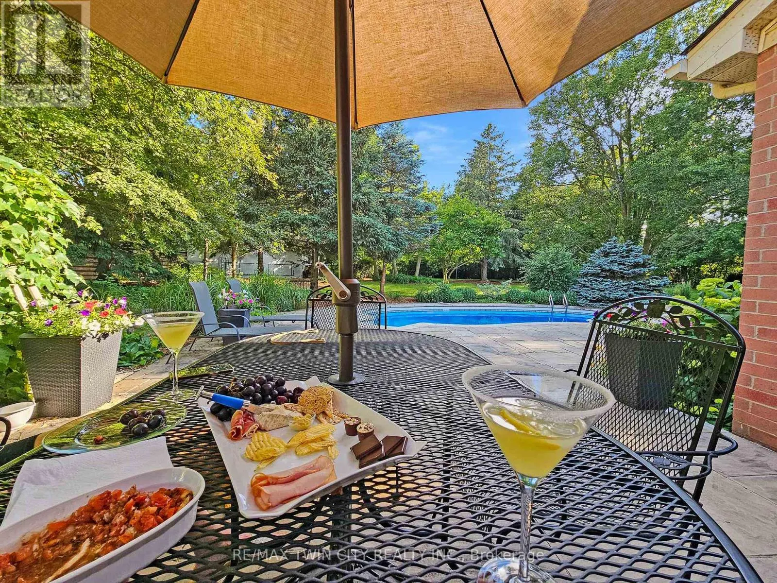 19 HUNTINGWOOD COURT