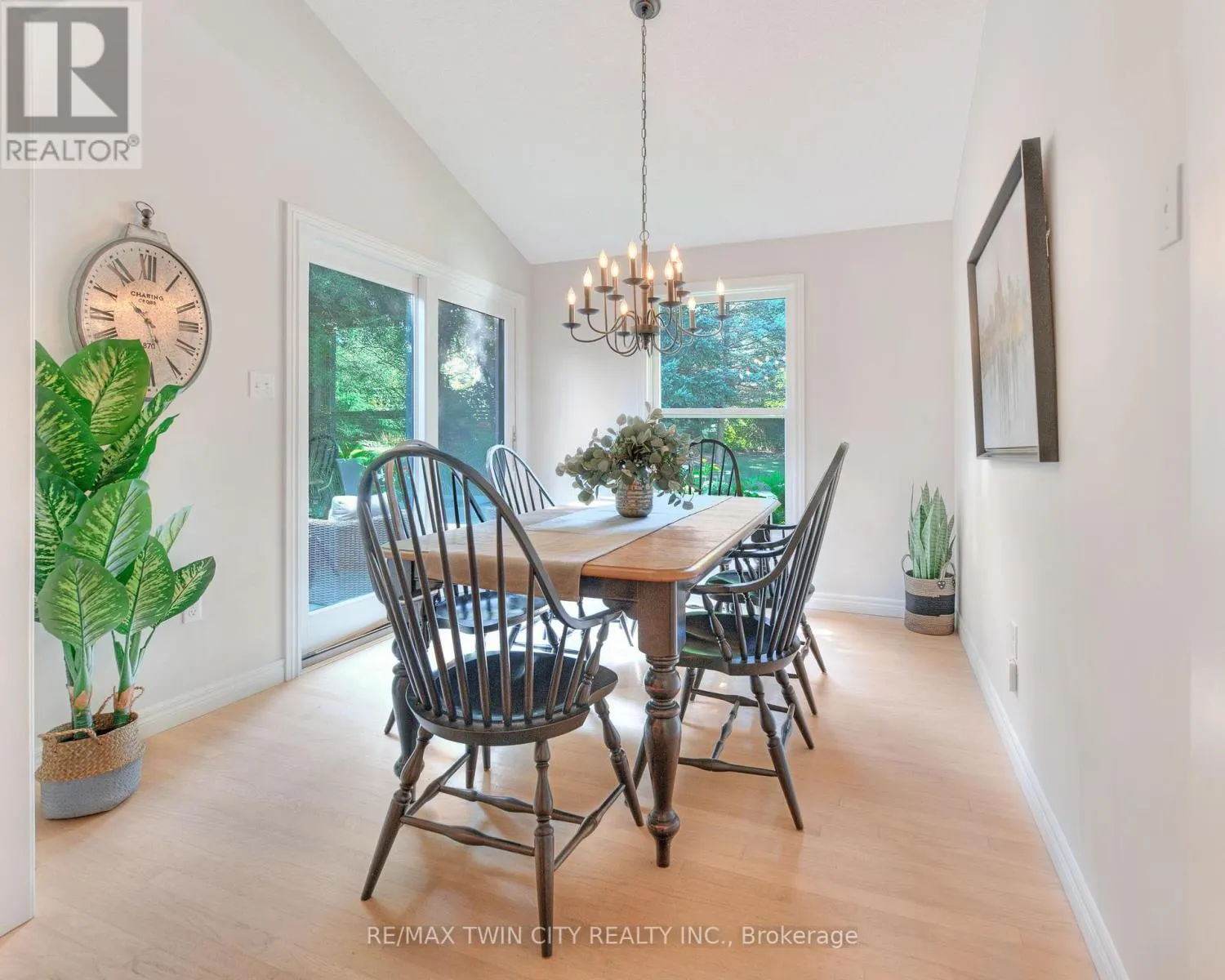 19 HUNTINGWOOD COURT