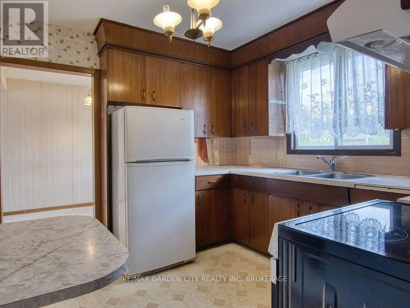 230 LAKESHORE ROAD