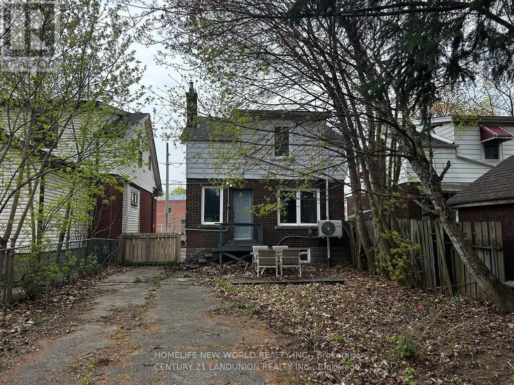 MAIN RM 2 - 46 ARNOLD STREET