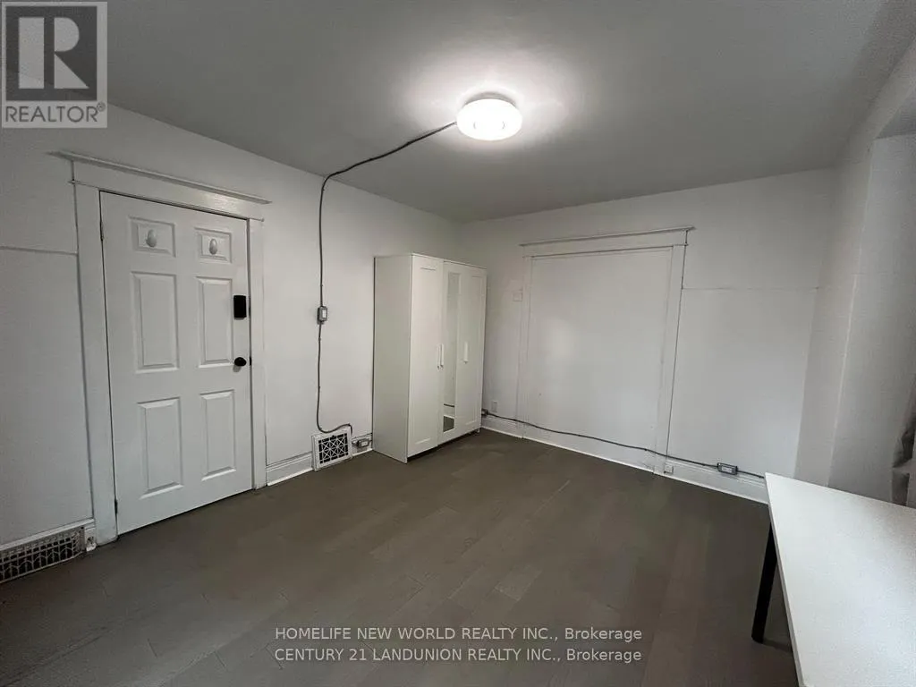 MAIN RM 2 - 46 ARNOLD STREET