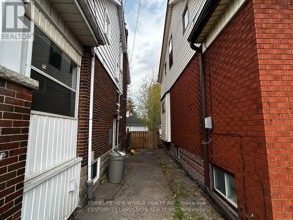 MAIN RM 2 - 46 ARNOLD STREET