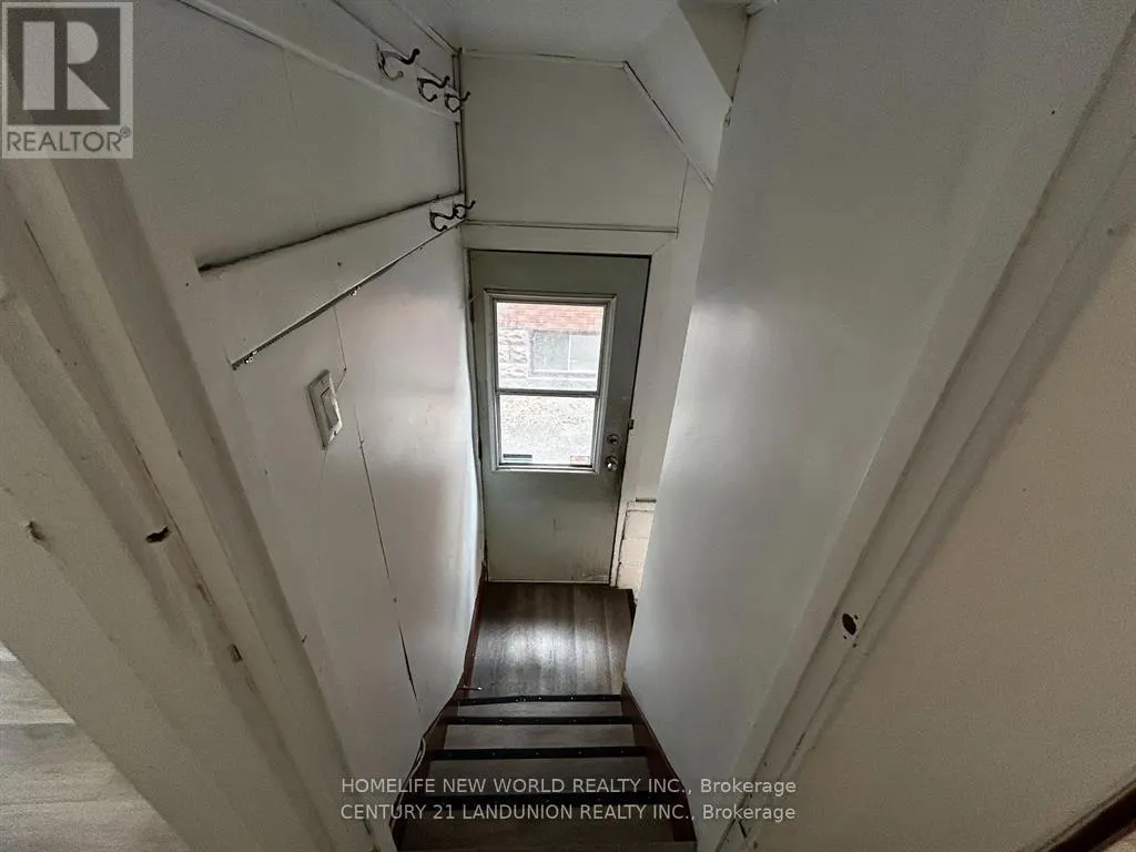 MAIN RM 2 - 46 ARNOLD STREET