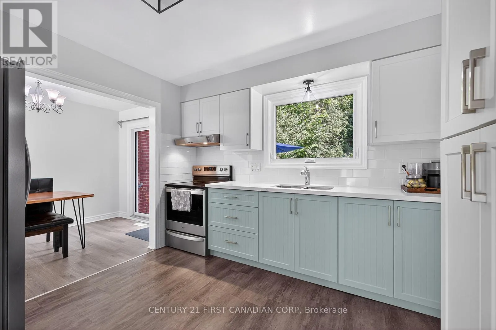 565 RINGTON CRESCENT