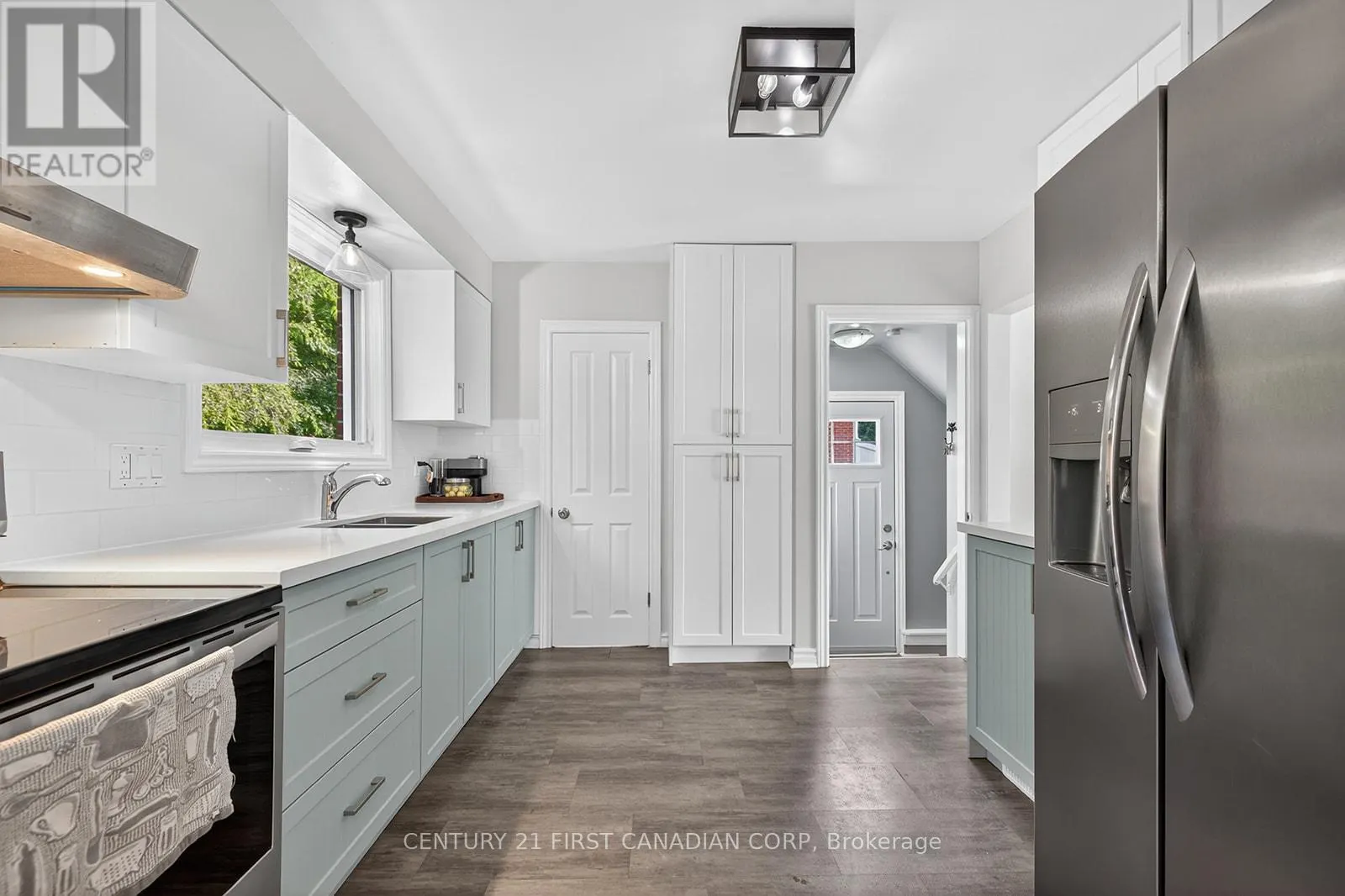 565 RINGTON CRESCENT