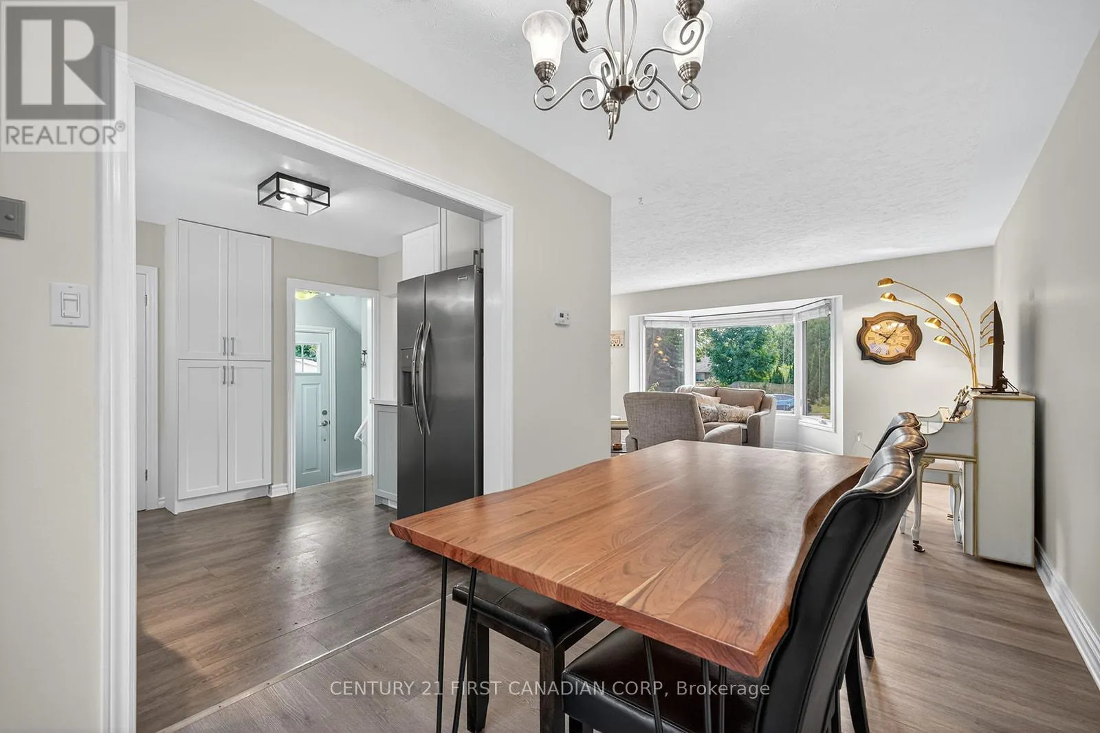 565 RINGTON CRESCENT