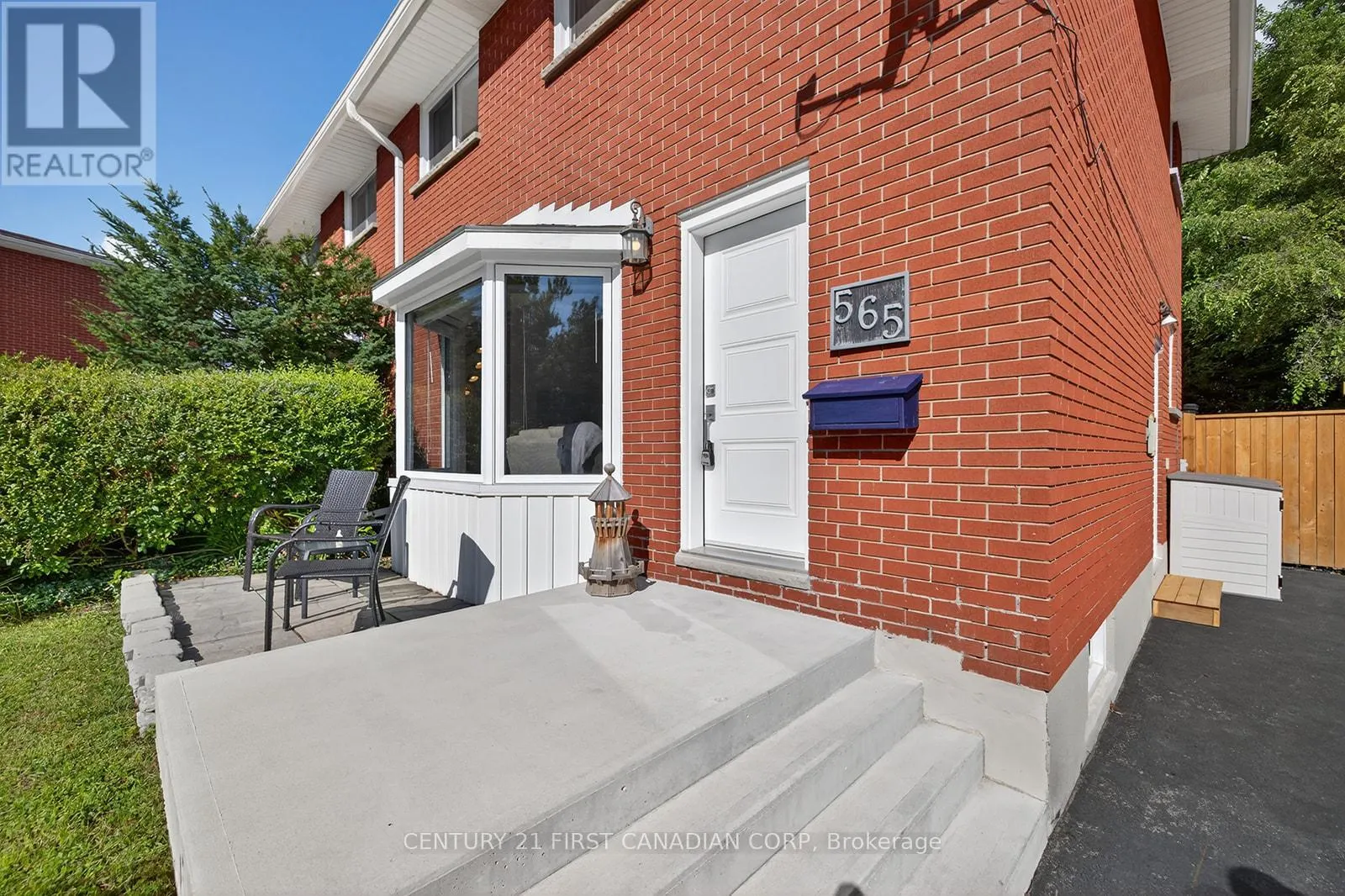 565 RINGTON CRESCENT