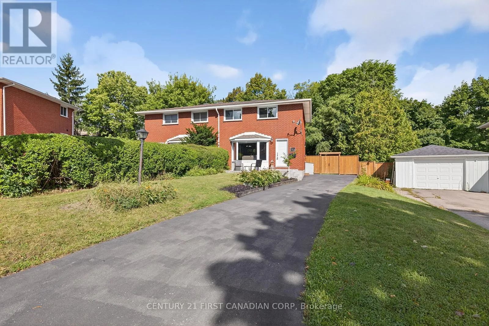565 RINGTON CRESCENT