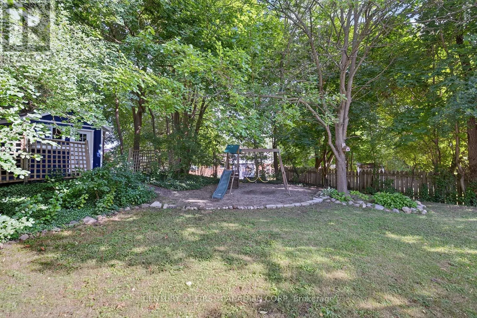 565 RINGTON CRESCENT