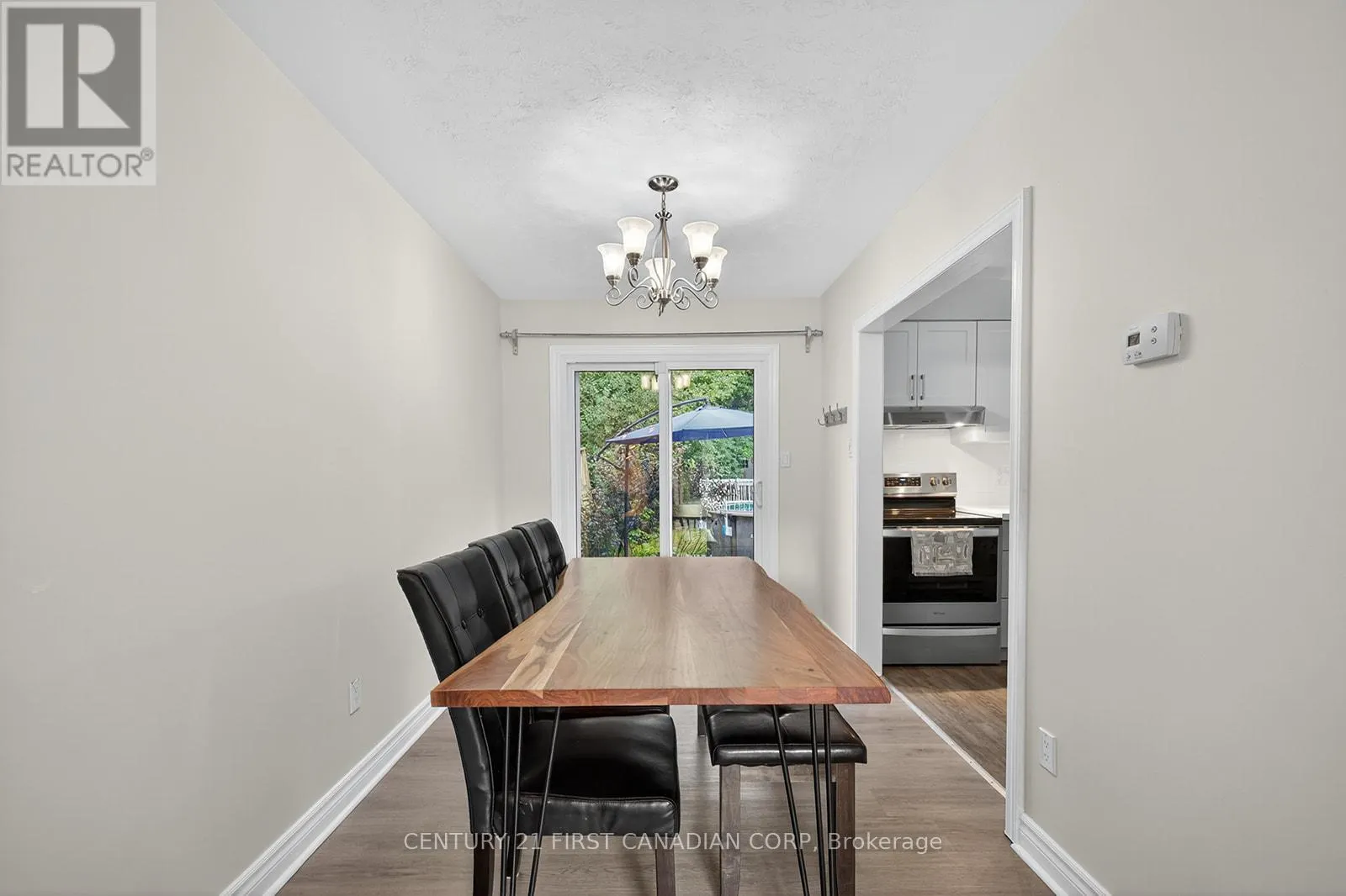 565 RINGTON CRESCENT
